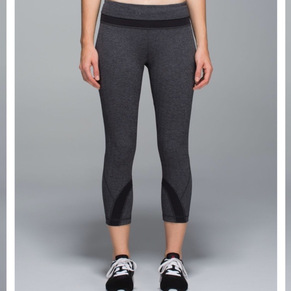 Lululemon Athletica Lululemon Run Inspire Crop II All Luxtreme - Picture 1 of 11